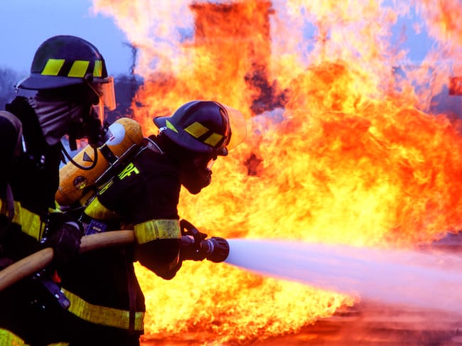 Atención de incendios en Francia.