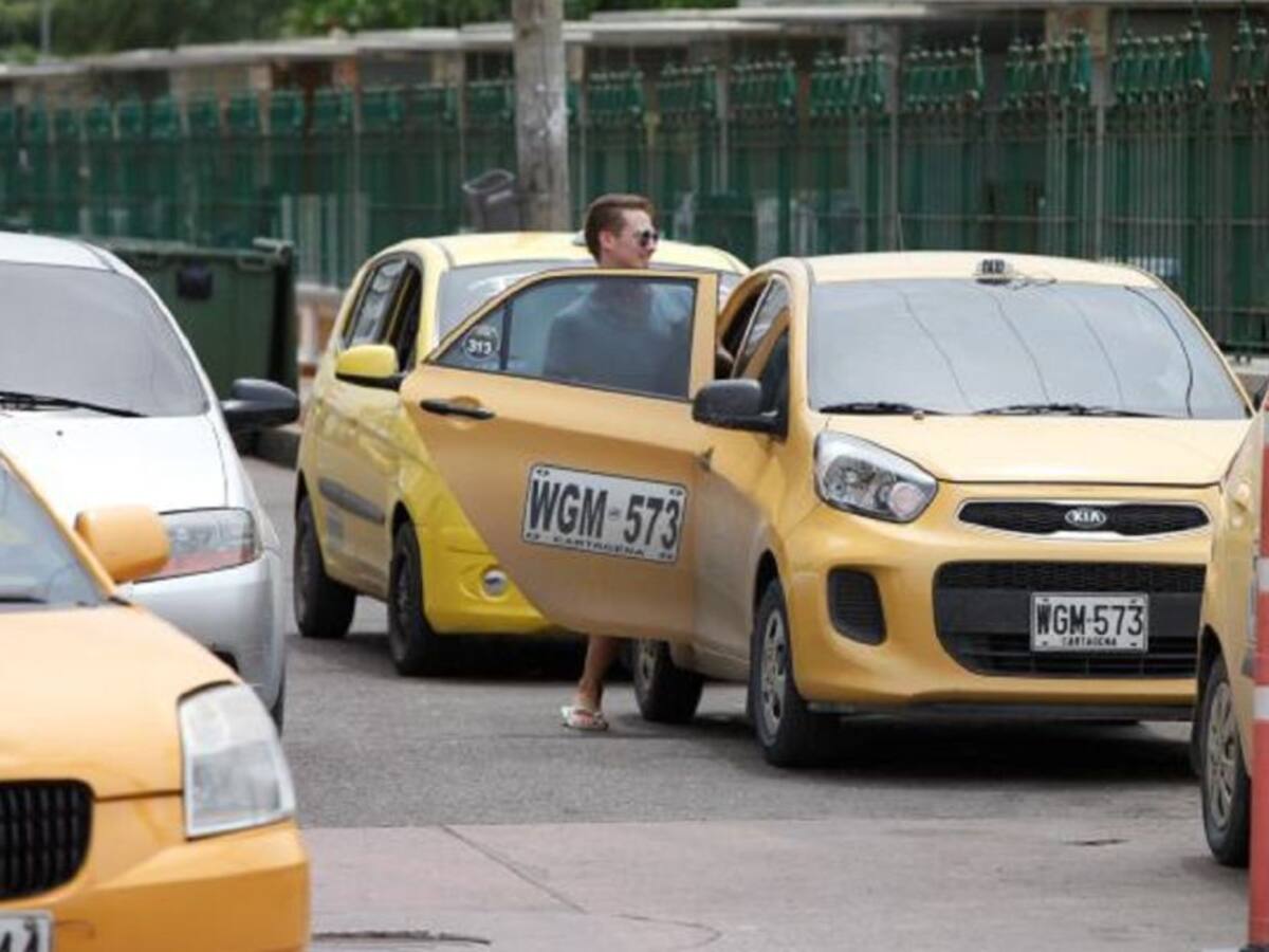 Taxistas en Cartagena, a la espera de pico y placa para particulares