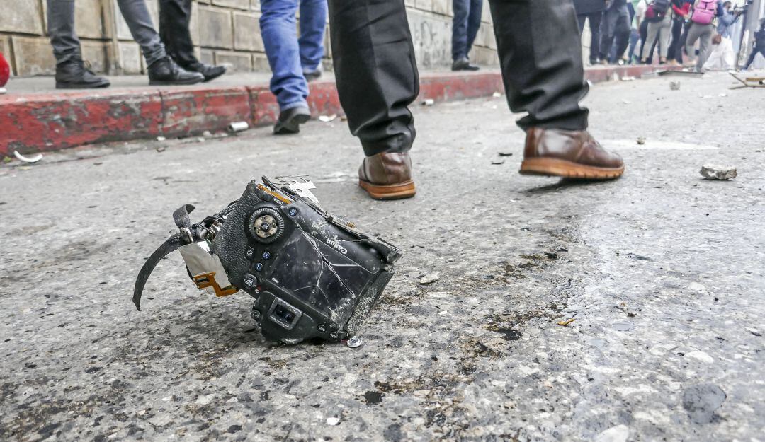 Reportero atacado en manifestación