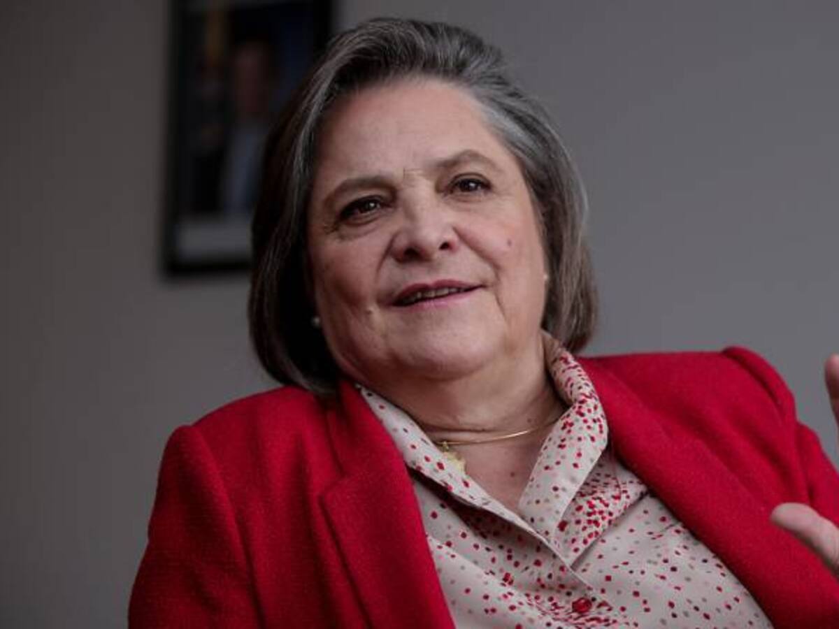 Por despidos en la ETB, trabajadores se reunirán con ministra de Trabajo Clara López