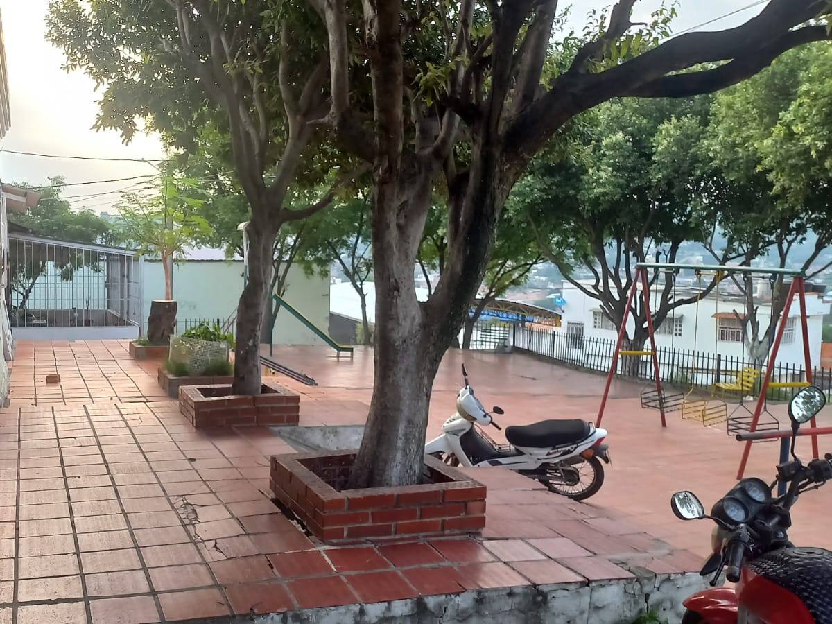 Vecinos del Cementerio Central están preocupados por malos olores