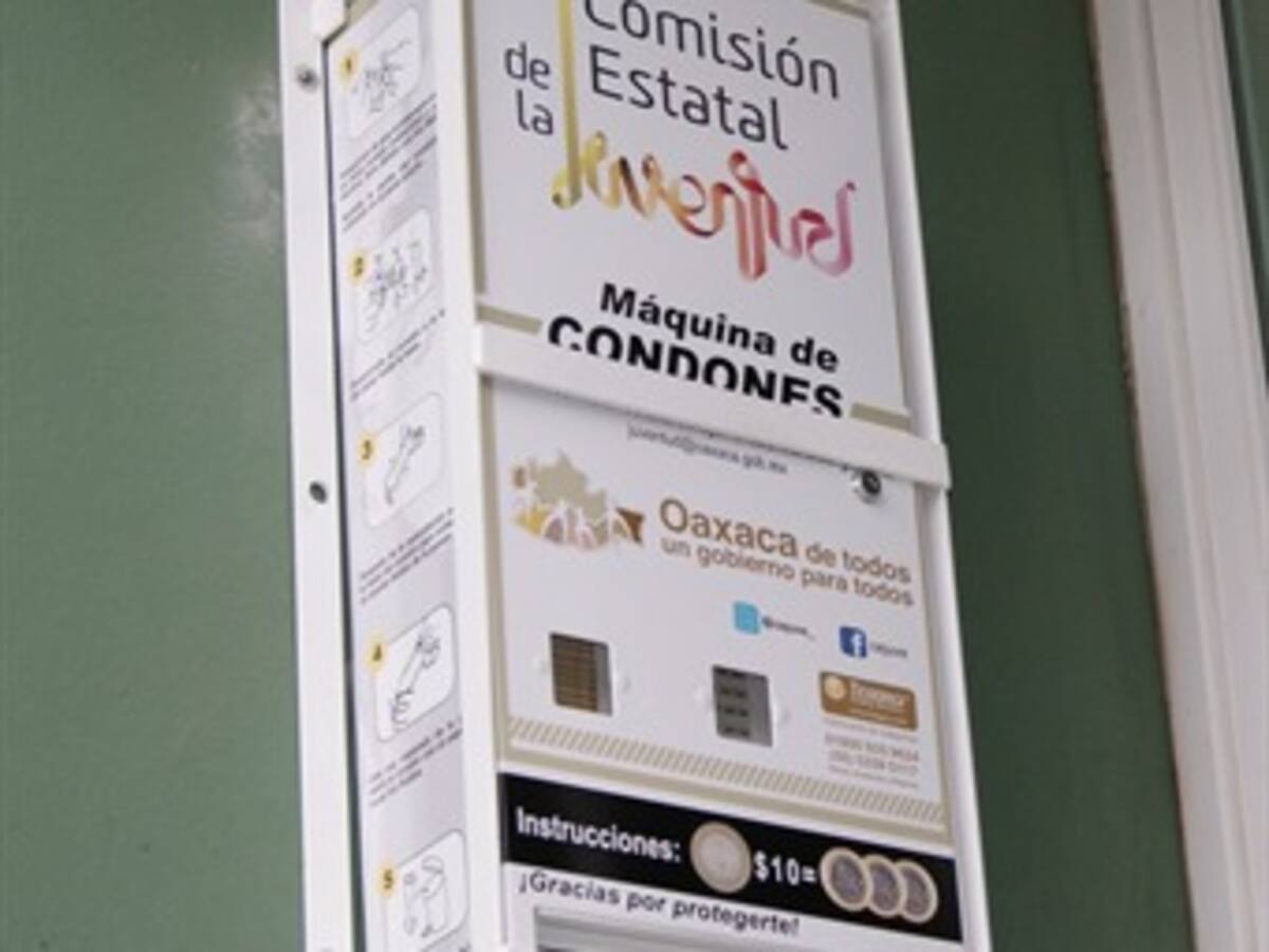 Concejal propone instalar dispensadores de condones en Bogotá