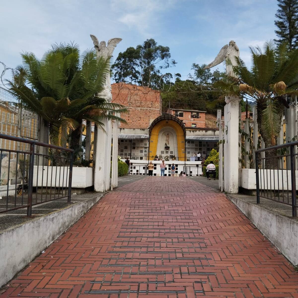 Una abogada y DD. HH denunció que fue amenazada dentro del cementerio de Barbosa