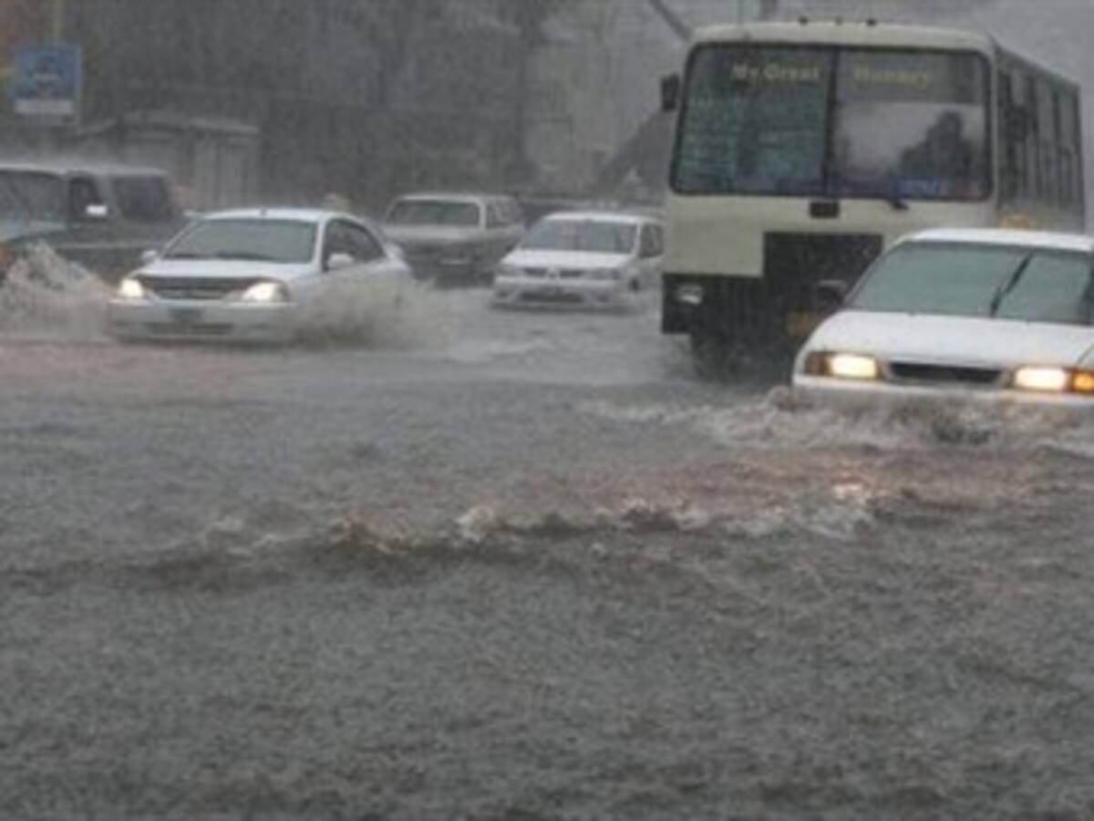 Las lluvias se llevaron un carrotanque con cinco mil galones de gasolina en Muzo, Boyacá