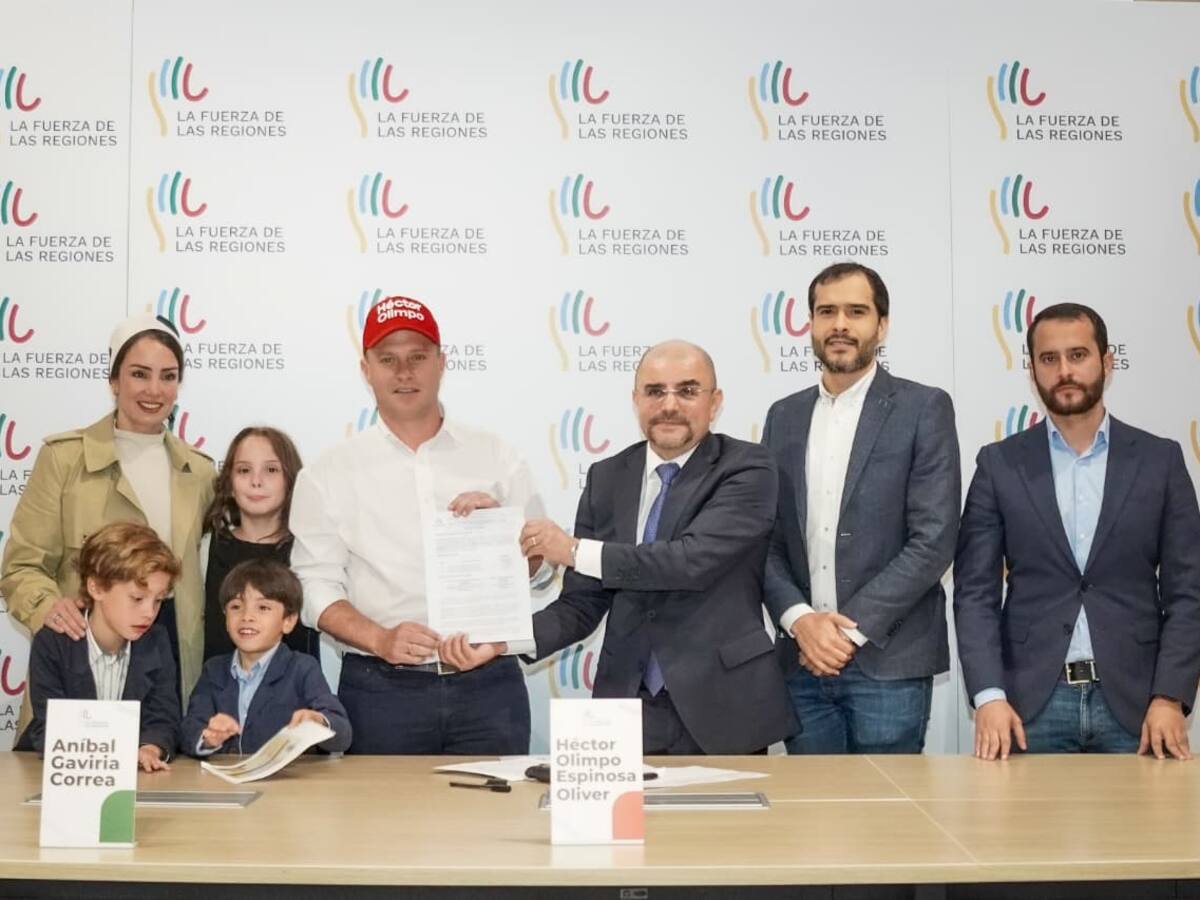 Héctor Olimpo Espinosa oficializa su candidatura presidencial