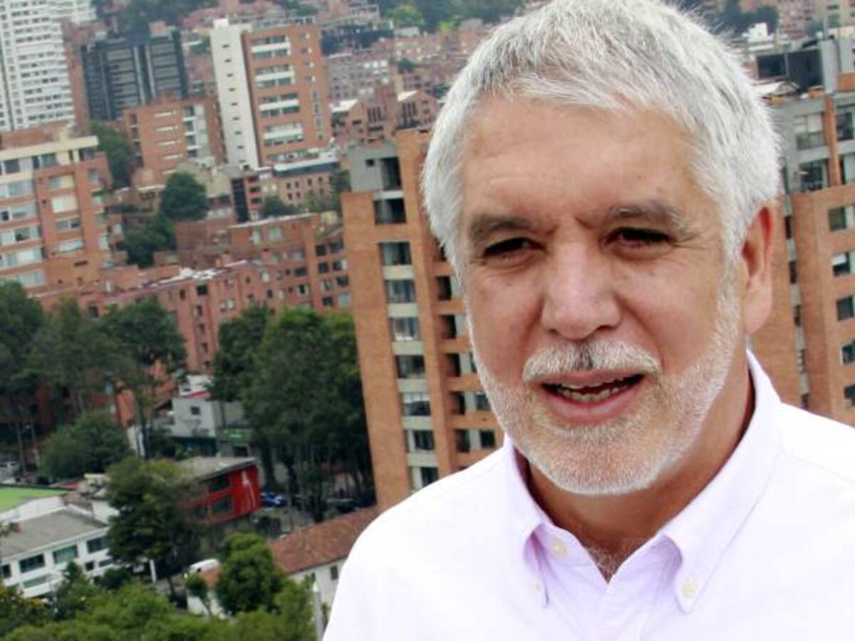 Peñalosa recibirá una ciudad con deuda en ejecución de proyectos: contralor