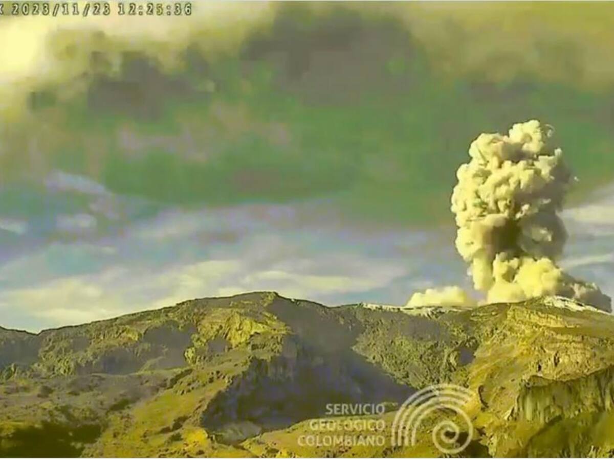 Volcán Nevado del Ruiz: en las últimas horas se registró emisión de ceniza