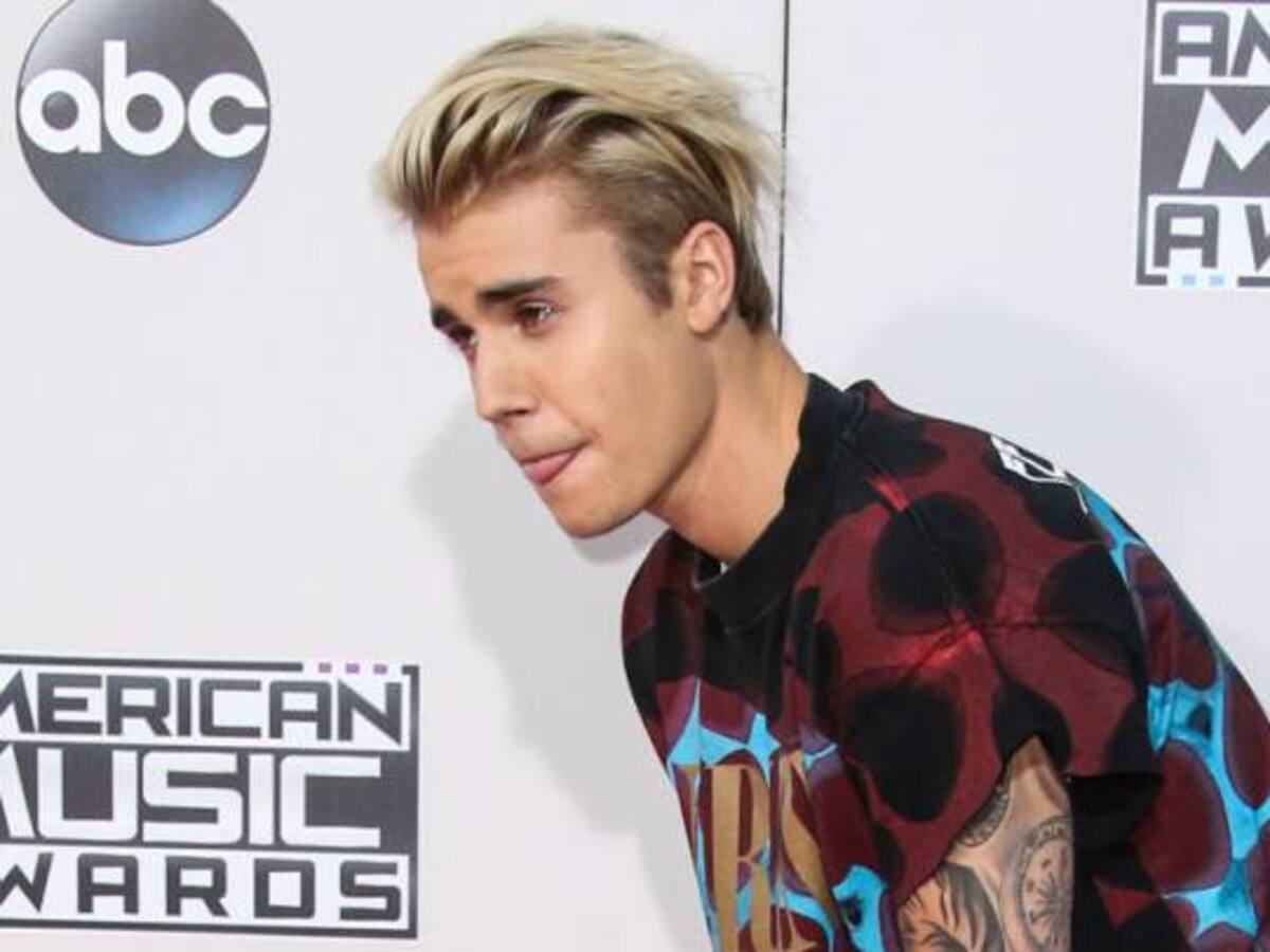 Mujer le arma escándalo a Justin Bieber en hotel de Londres