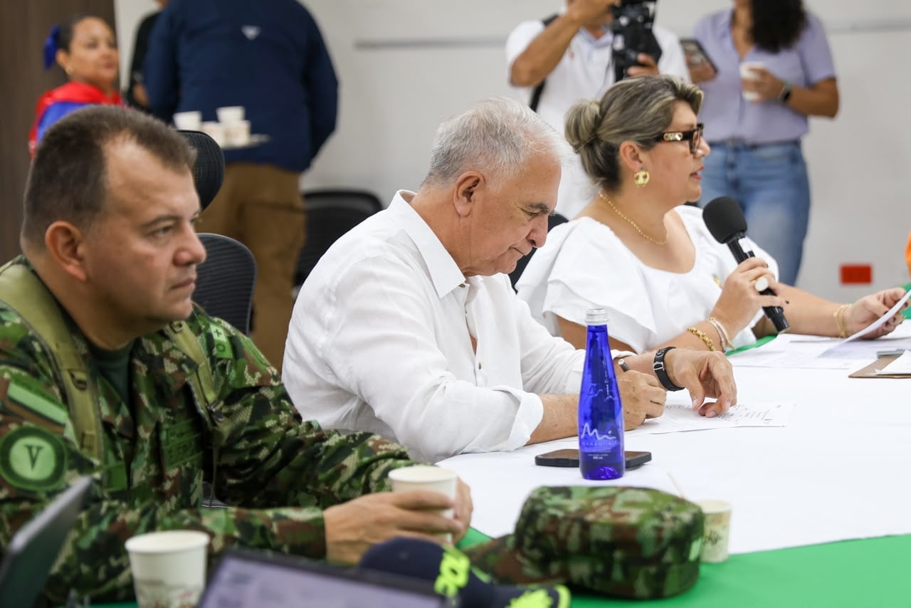 En el encuentro se definieron acciones conjuntas para responder . Foto Gobernación Huila.