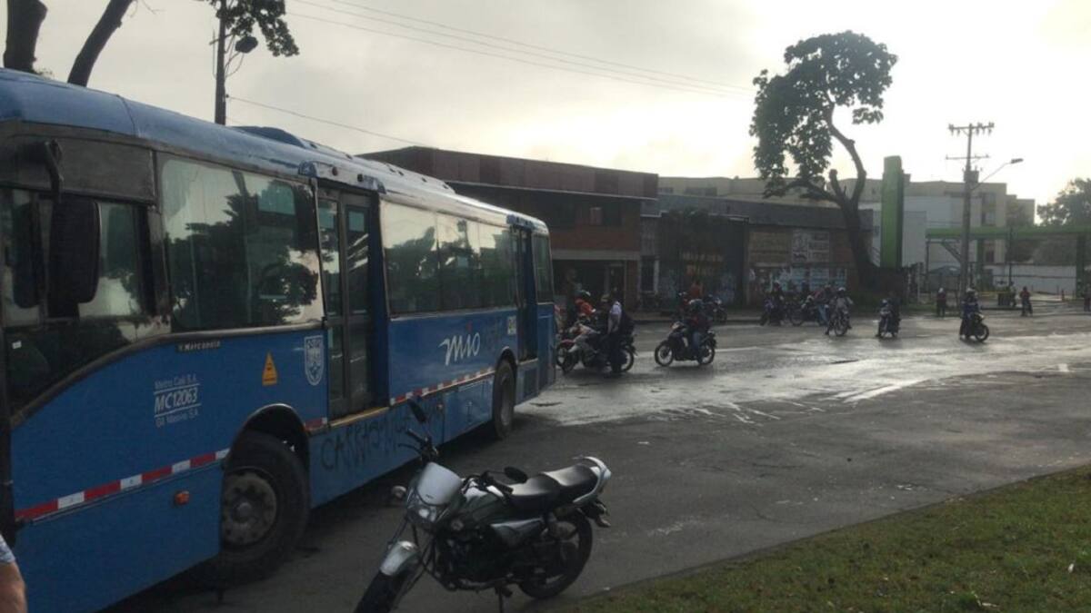 Metrocali suspende servicio por protestas en toda la ciudad