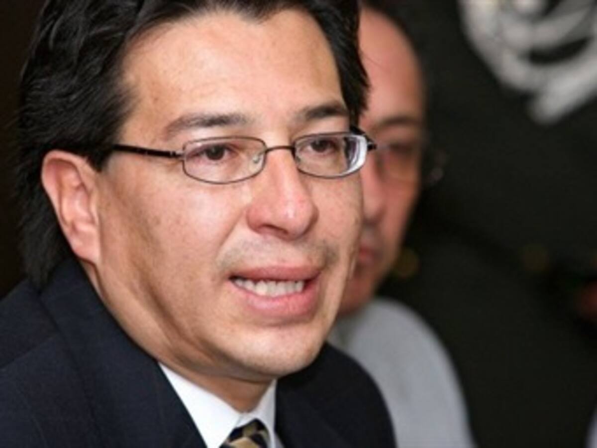 Ecuador pide a Unasur revisar presunto espionaje desde Colombia