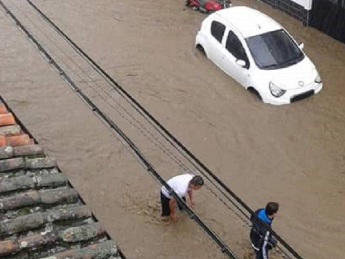 Autoridades monitorean lluvias en la región
