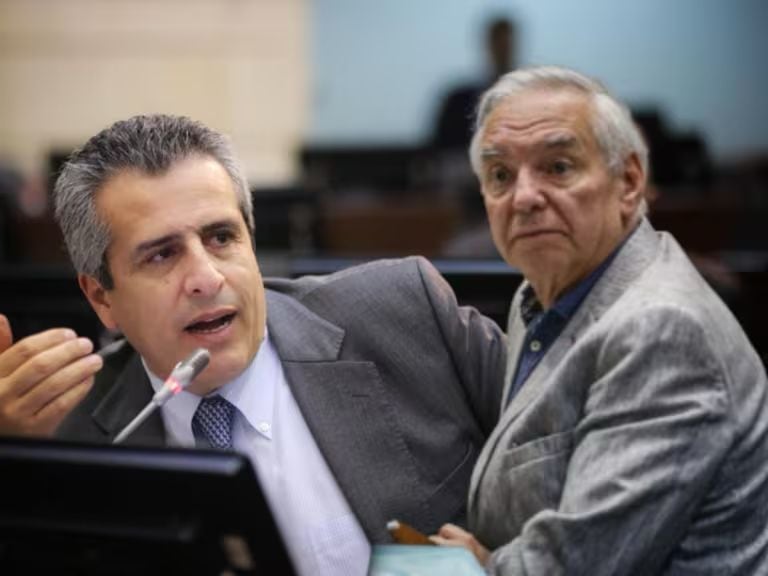 exministros de Hacienda, Ricardo Bonilla González; y del Interior, Luis Fernando Velasco,