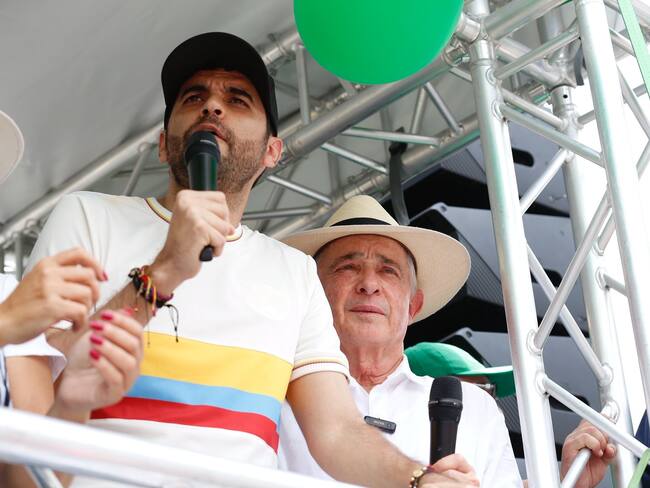 "Disentir no es desconocer la justicia": Cadavid rechaza que jueza que condenó a Uribe ignorara su testimonio