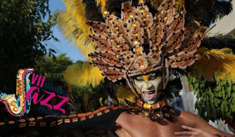 10 mil personas celebrando 