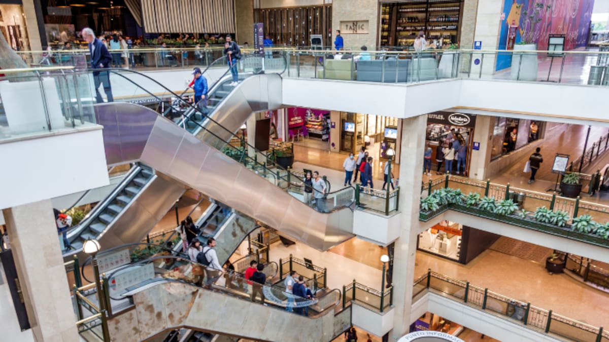 ¿Cuál es el mejor centro comercial de Bogotá, según la IA? Tiene 10 salas de cine y Superkarts