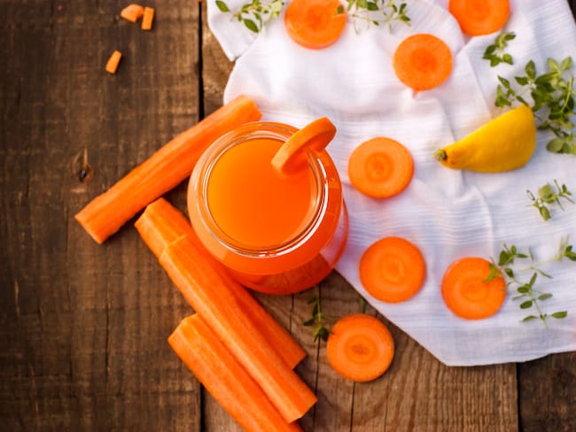 Beneficios y contraindicaciones de tomar jugo de zanahoria con limón - Getty Images