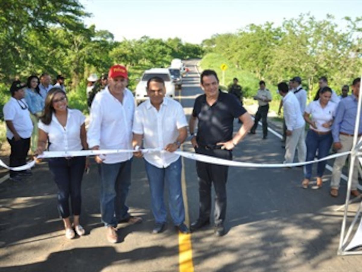 Vicepresidente inaugura tramo de la transversal de los Montes de María