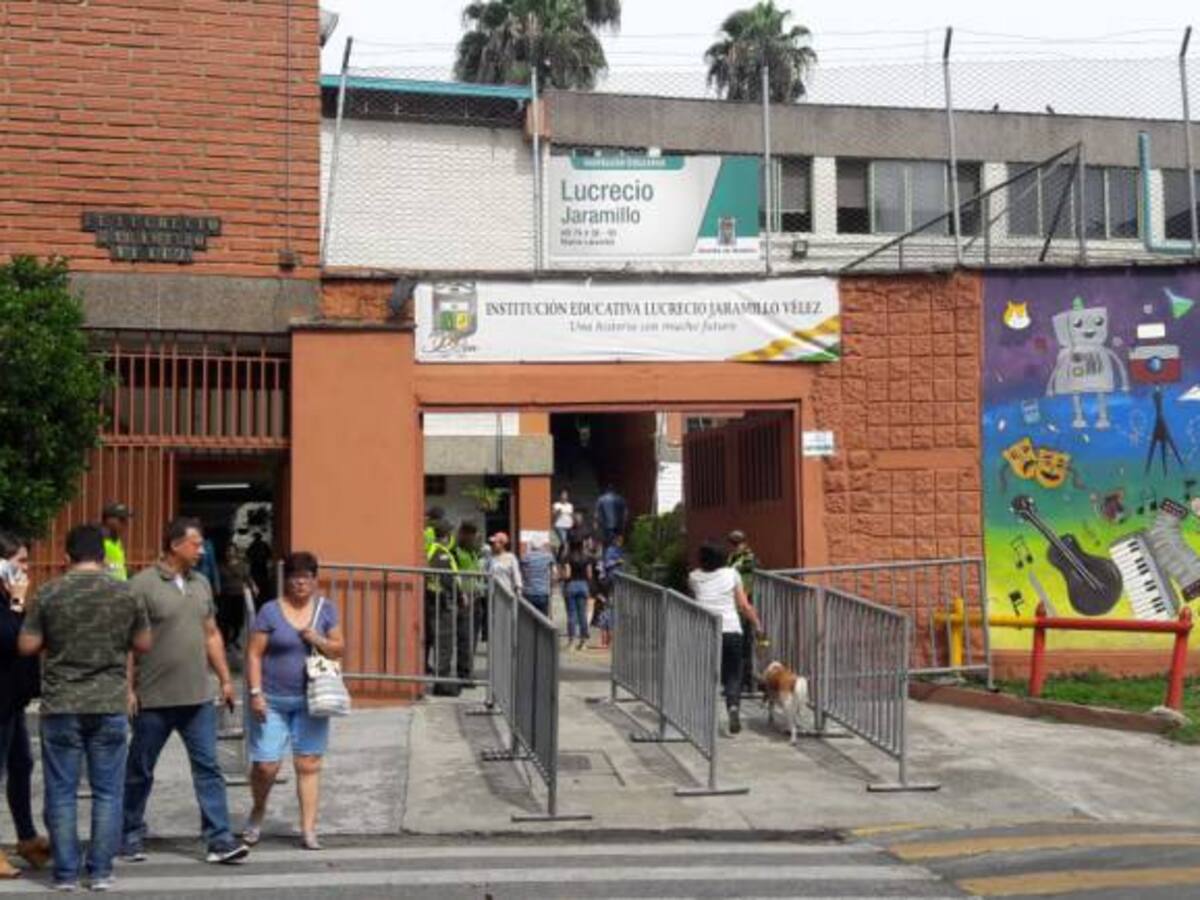 Pocos votantes en Medellín en inicio de consulta anticorrupción