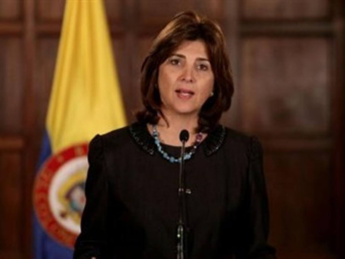 Canciller responde ante Congreso donde piden acciones contra fallo de La Haya