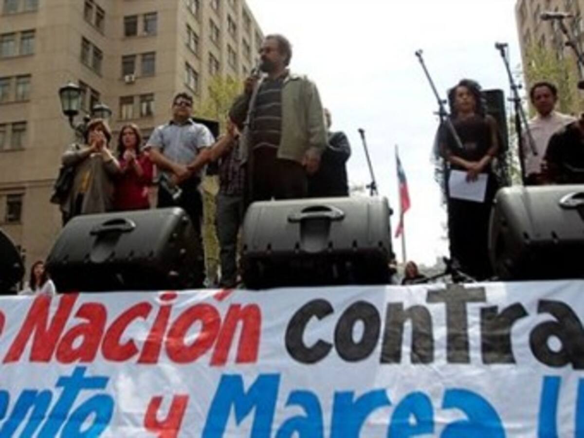 Periodistas protestan en Chile ante posible cierre del periódico La Nación