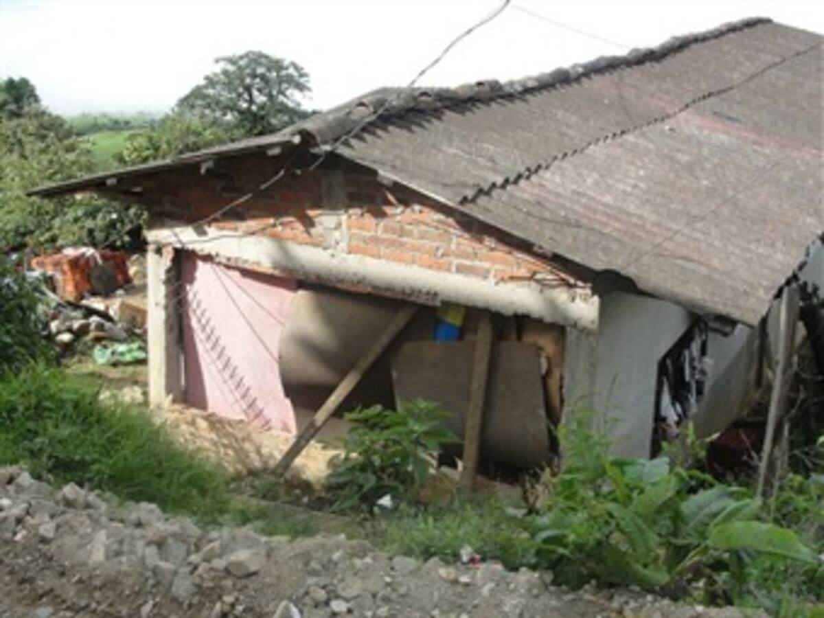 Las autoridades ordenan el desalojo de más de 100 viviendas en Bucaramanga por hundimientos