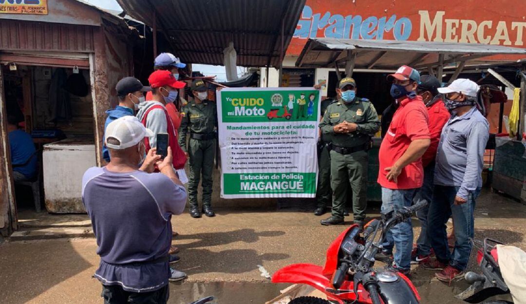 “Yo cuido mi moto”, es la actividad con la que se busca que los ciudadanos sean más precavidos y evitar ser víctimas de la delincuencia