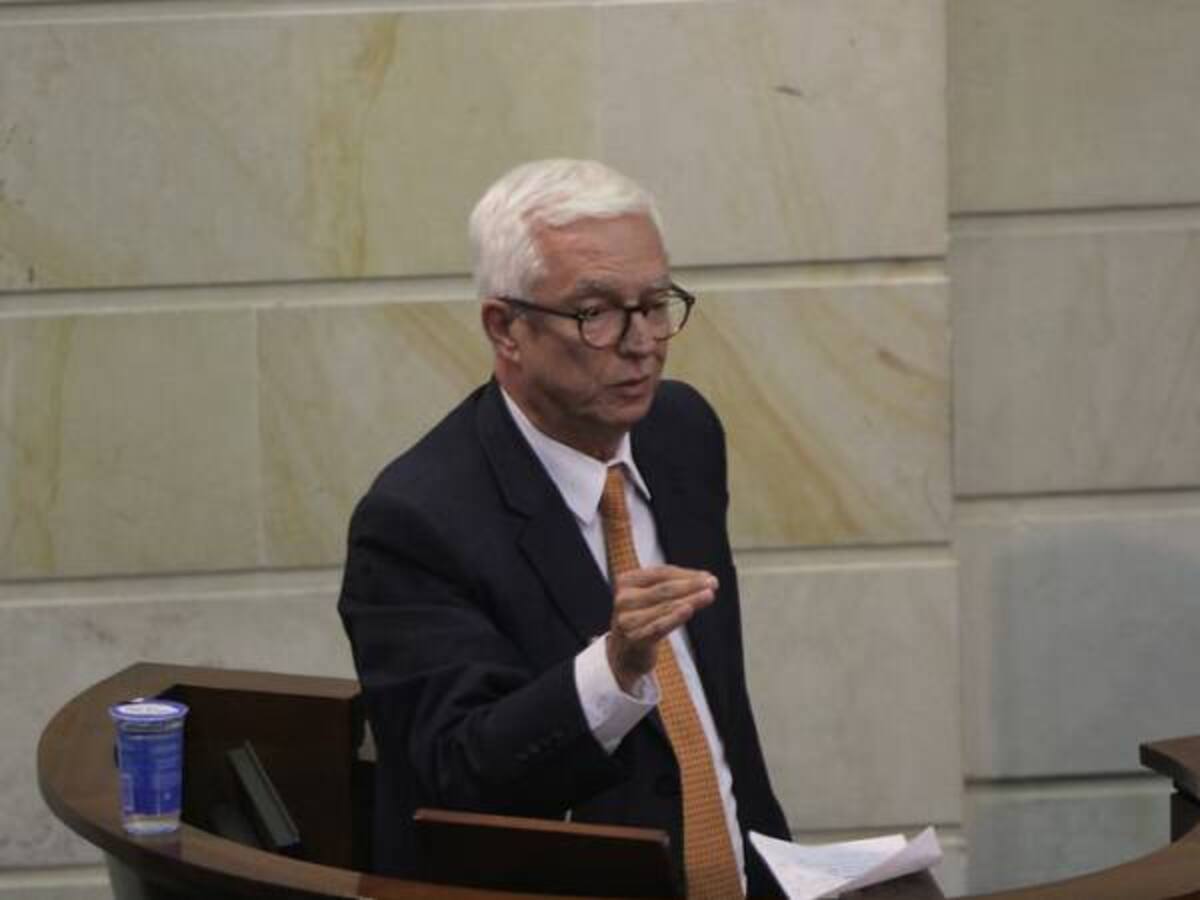 Robledo solicitará a la Fiscalía desarchivar proceso contra Gina Parody