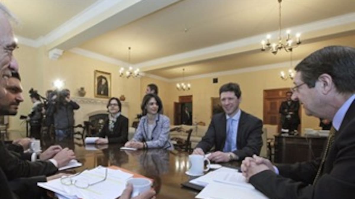 Socialistas UE celebran que el rescate a Chipre no afecte a pequeños ahorros