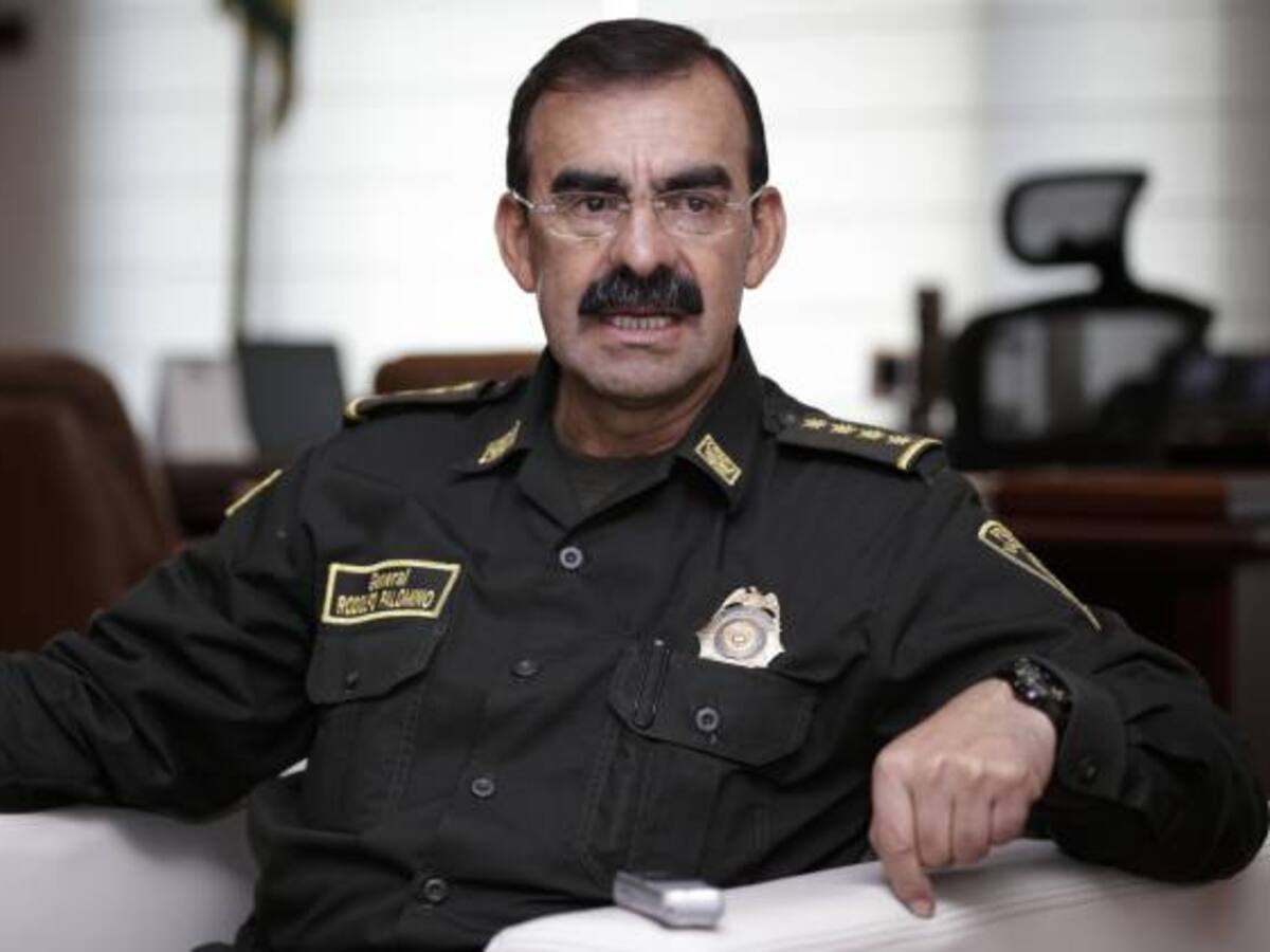 Generales de la reserva apoyan la continuidad de Palomino