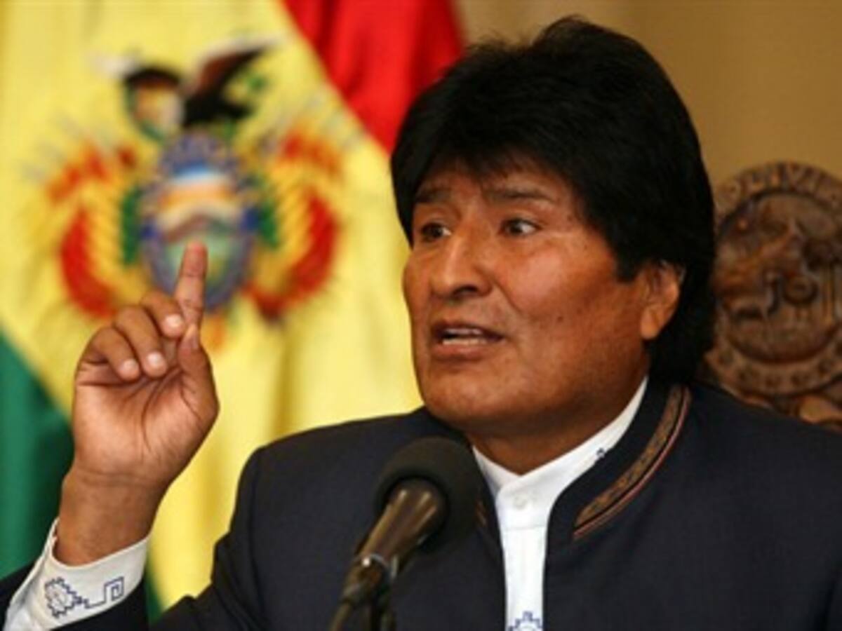 Morales ordena entregar doble prima navideña a todos los trabajadores