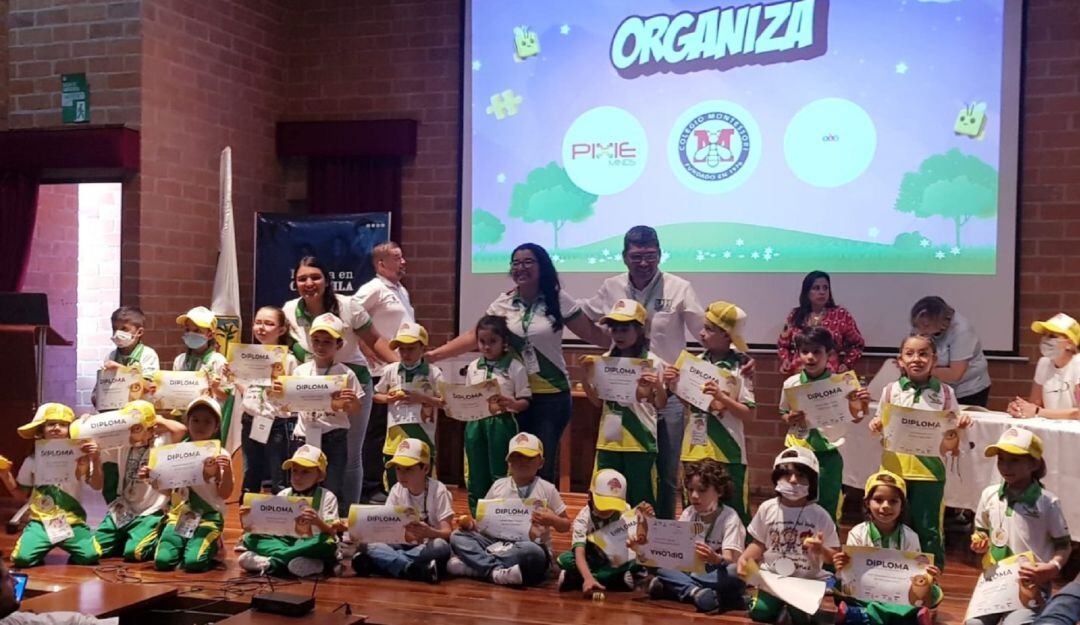 Los  primeros puestos en campeonato nacional de robótica, fue para la selección Huila juvenil de robótica.