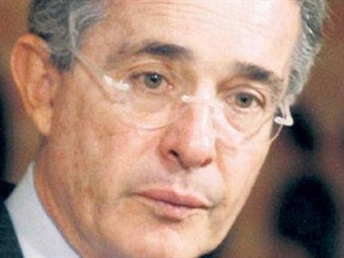 Expresidente Uribe pidió quitarle a las Farc refugio en Venezuela