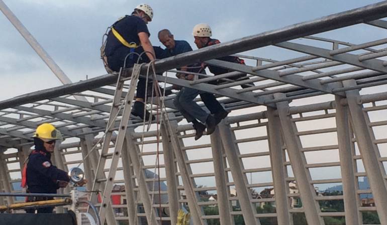 Los Bomberos y la Defensa Civil rescataron por séptima vez a un hombre que intentó suicidarse.