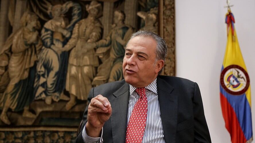 La directiva advierte a todos los ministros y funcionarios del gobierno que el interlocutor con la ONU para asuntos de la segunda misión política será el vicepresidente Óscar Naranjo. Foto: Colprensa