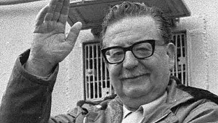 Médico insiste en que Salvador Allende se suicidó