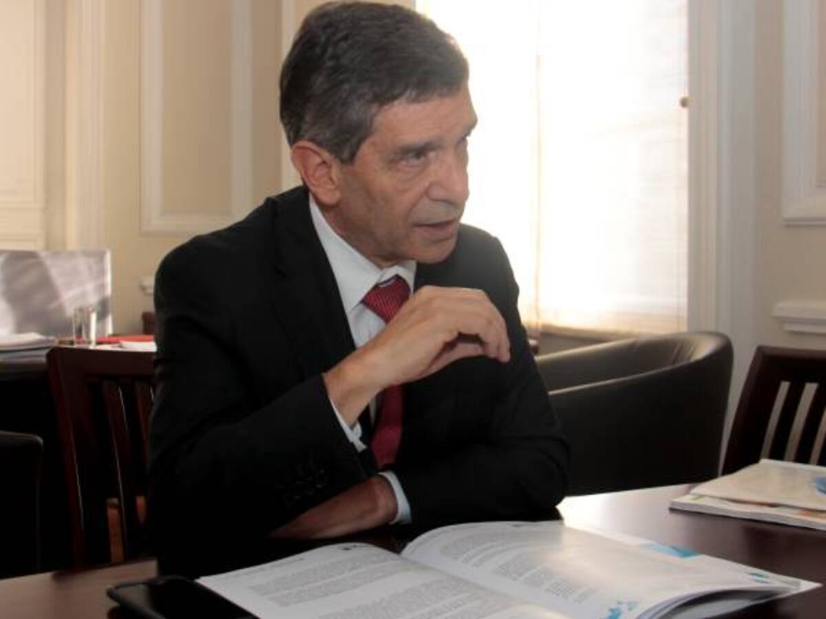 Haber incluido unos bienes de las Farc absolutamente ridículos es una burla a las víctimas: Pardo