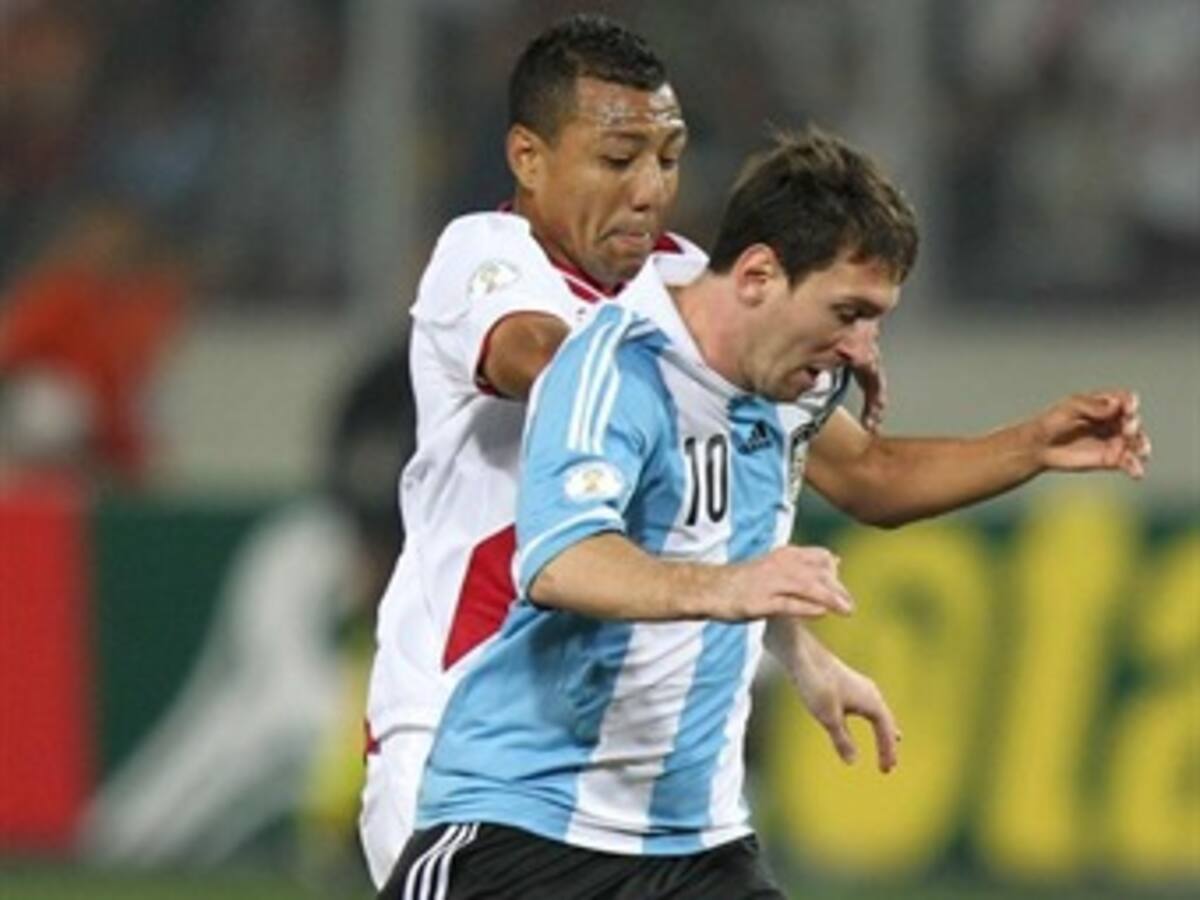Argentina empató ante Perú y es líder las Eliminatorias a Brasil 2014