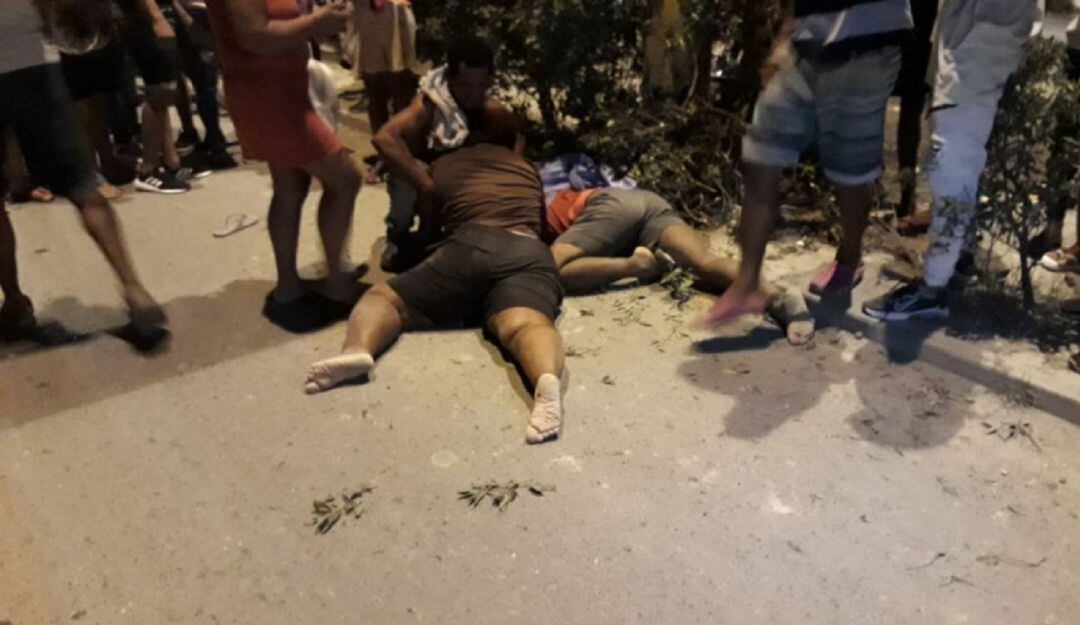 La víctima se desplazaba como parrillera de una motocicleta que chocó con un poste de energía en el kilómetro 5