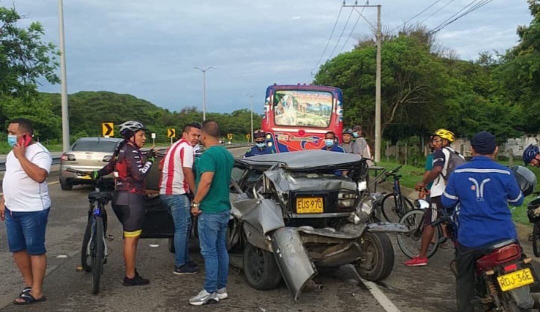 Accidente en la Vía al Mar donde murió un adulto mayor.