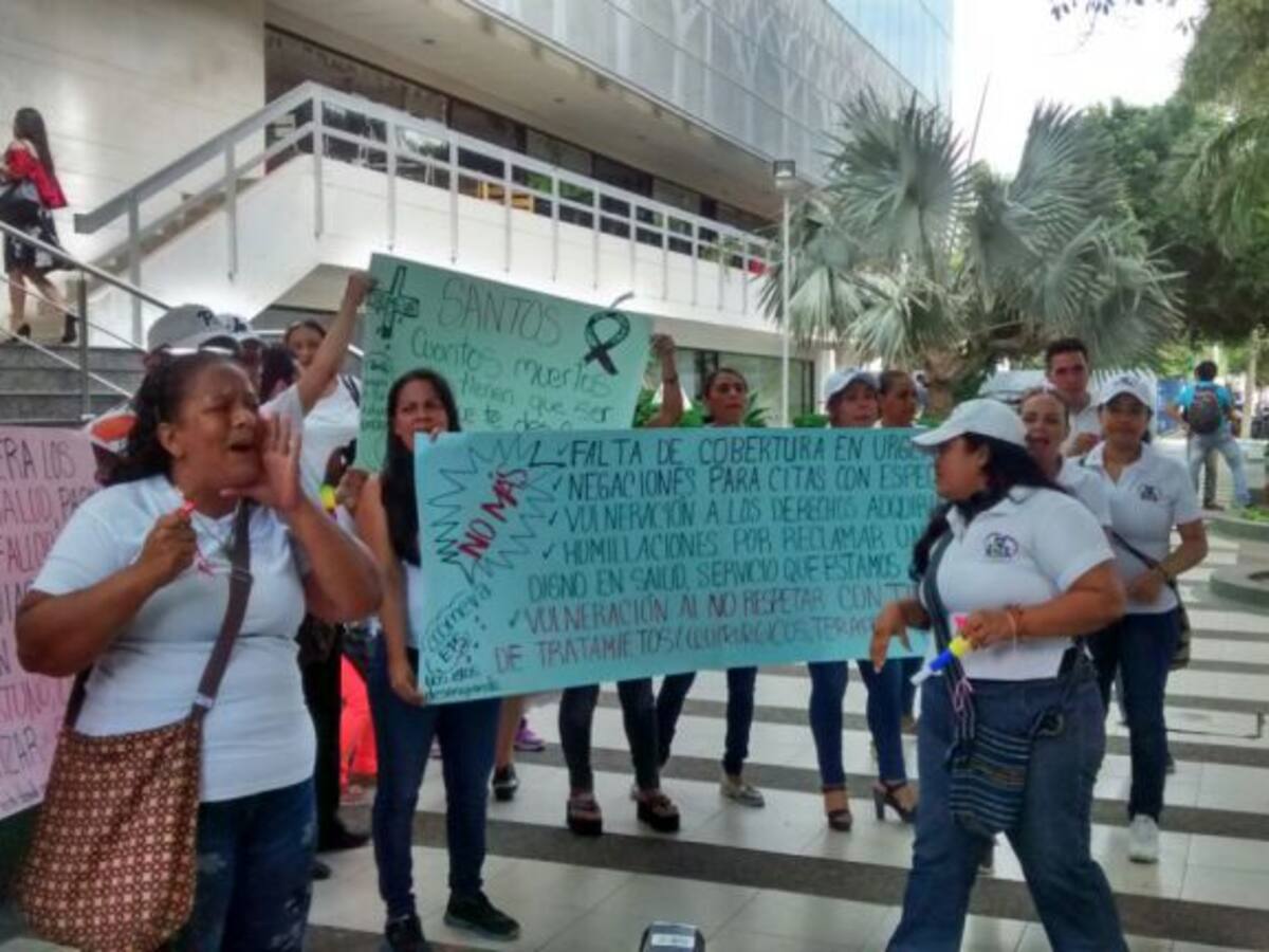 Pacientes con cáncer de Coomeva sin atención médica en Barranquilla