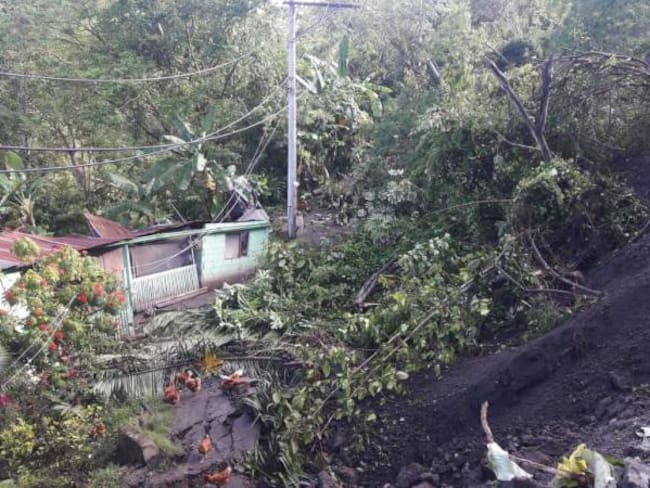 Derrumbe por falla geológica en Caparrapí deja más de 40 familias evacuadas