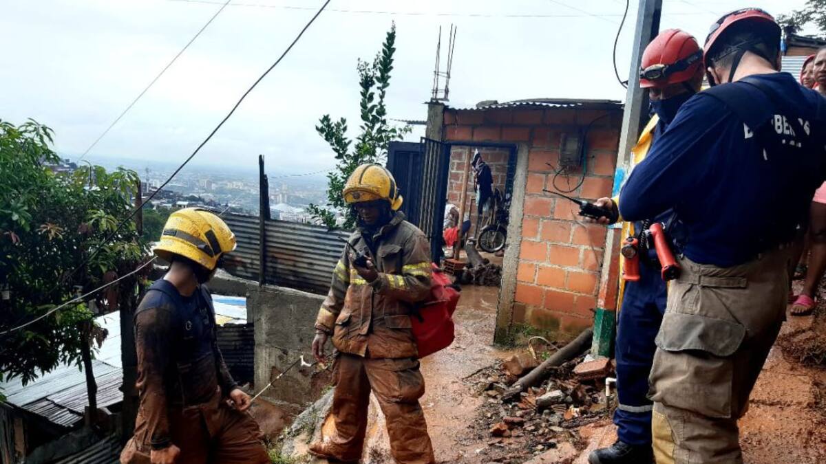 Una madre y su pequeña de 4 años sin vida deja deslizamiento de tierra
