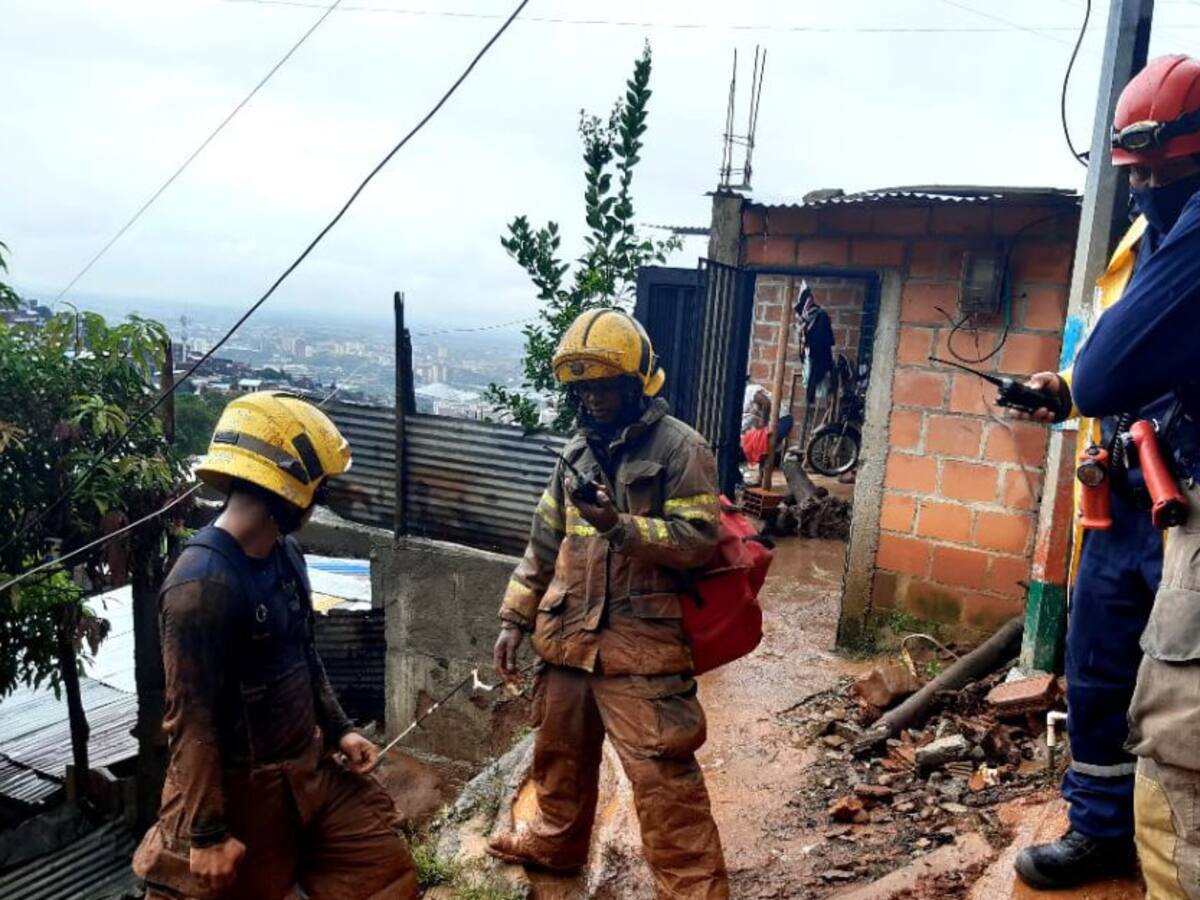 Una madre y su pequeña de 4 años sin vida deja deslizamiento de tierra