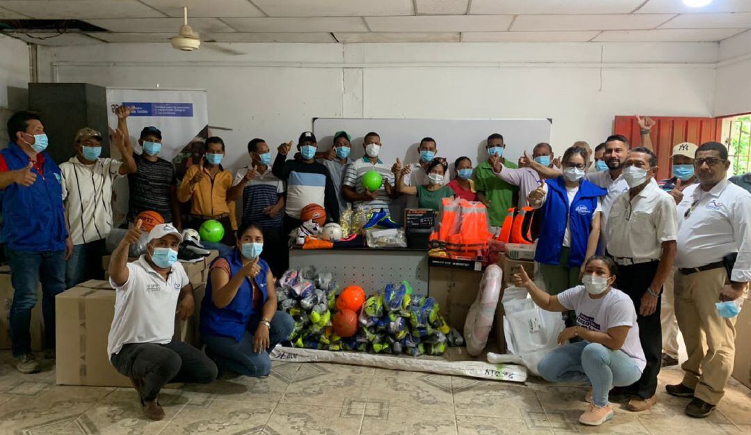 La entrega fue hecha en el corregimiento de Buenos Aires, jurisdicción del municipio de El Peñón