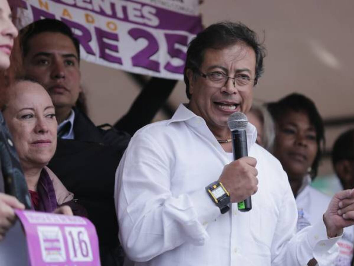 “Petro se fue a Estados Unidos a hacer espectáculo”: Santos
