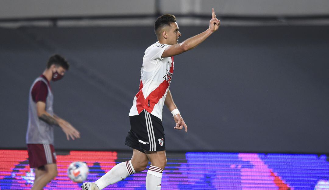 Rafael Borré próximo a renovar su contrato con River Plate.
