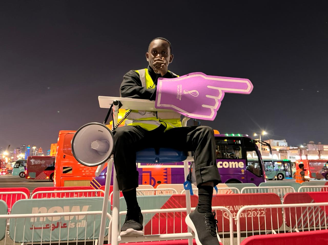 Abubakar Abbas, el keniano que trabaja en la estación de metro de Qatar. Foto: W Radio