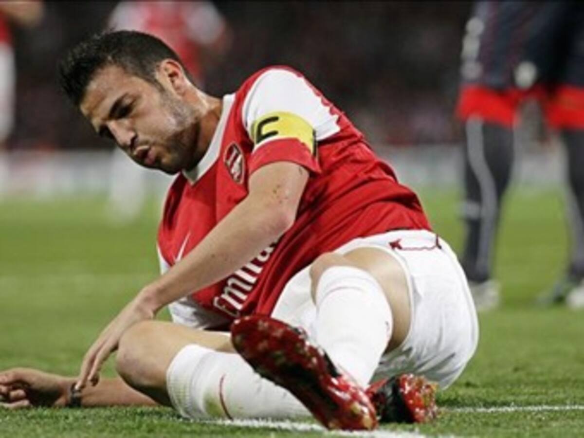 Cesc Fábregas estará tres semanas de baja por lesión muscular