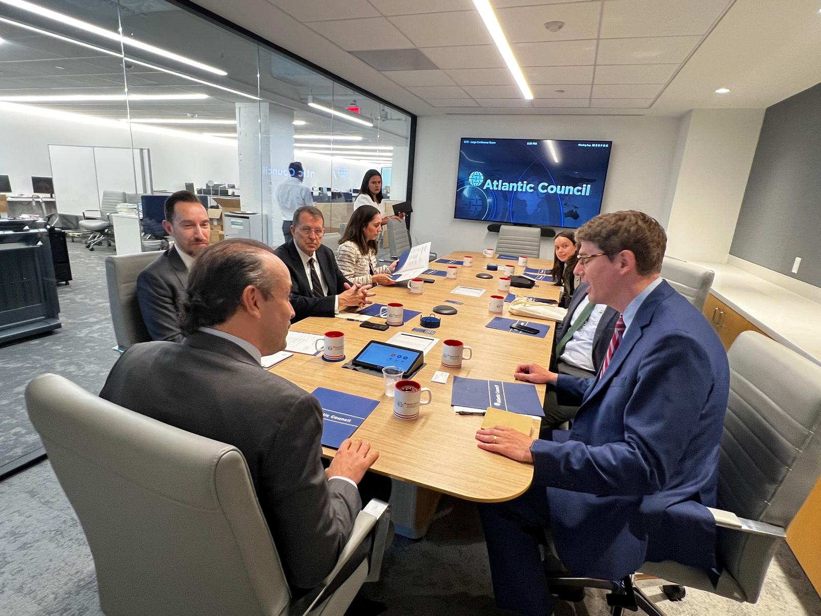 El alcalde de Cali, Alejandro Eder, continuará este martes 9 de septiembre su agenda de trabajo en Washington, que incluye reuniones con empresarios y otros líderes políticos.